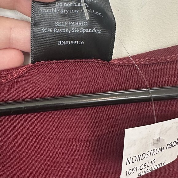 NWT Stunner Burgundy Red Wish Upon A Star Graphic Long Sleeve Top - Size: L - Picture 3 of 6